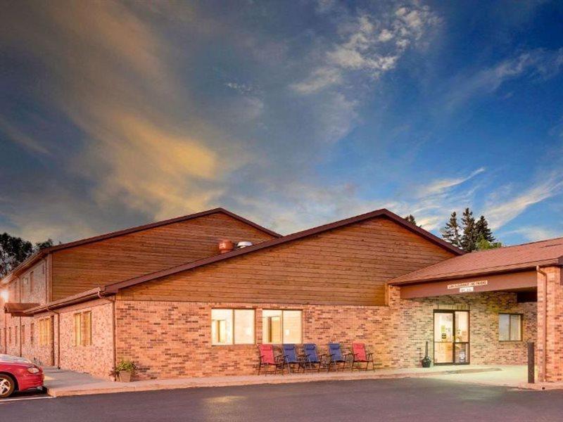 Super 8 By Wyndham Ashland Hotel Exterior photo
