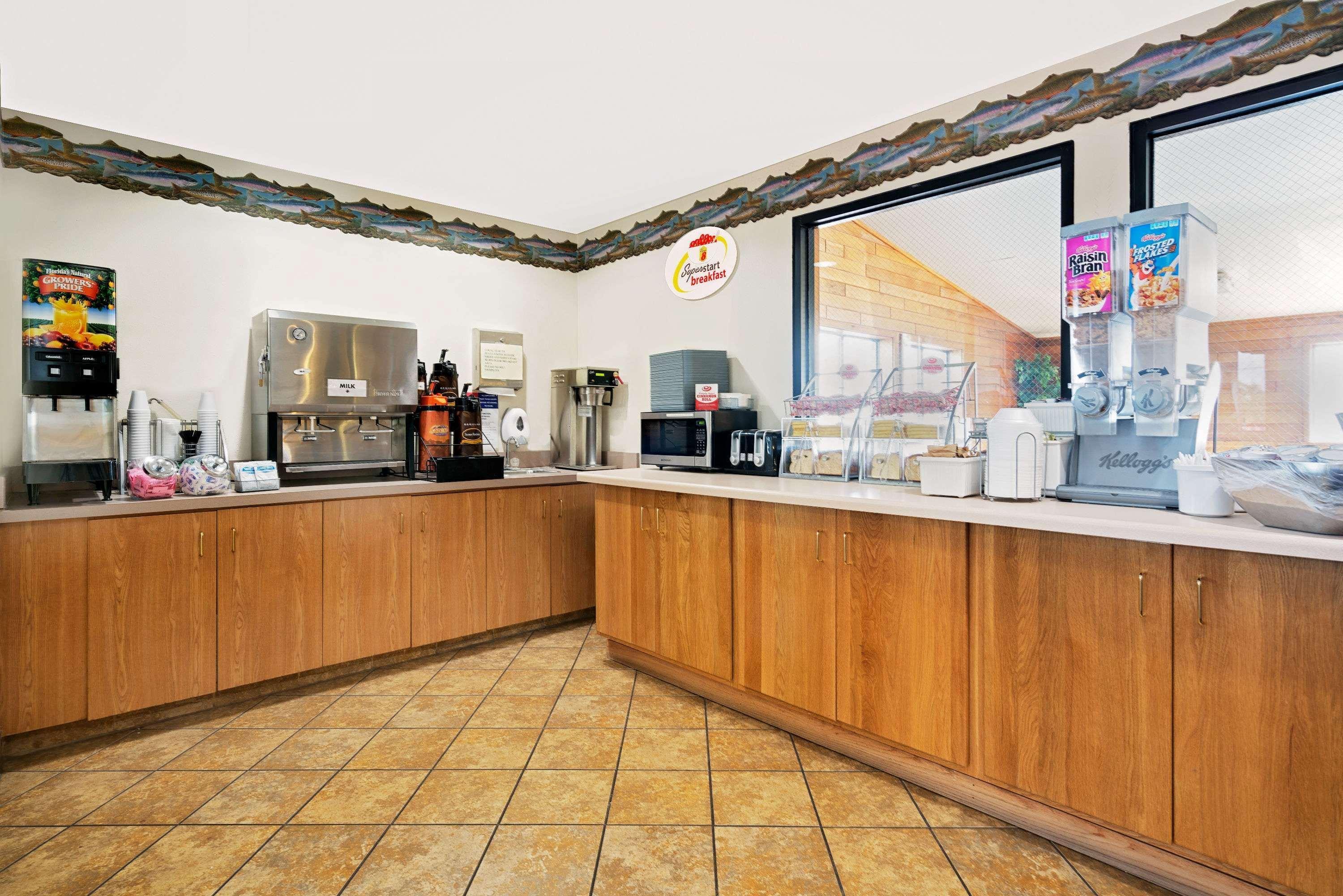 Super 8 By Wyndham Ashland Hotel Exterior photo