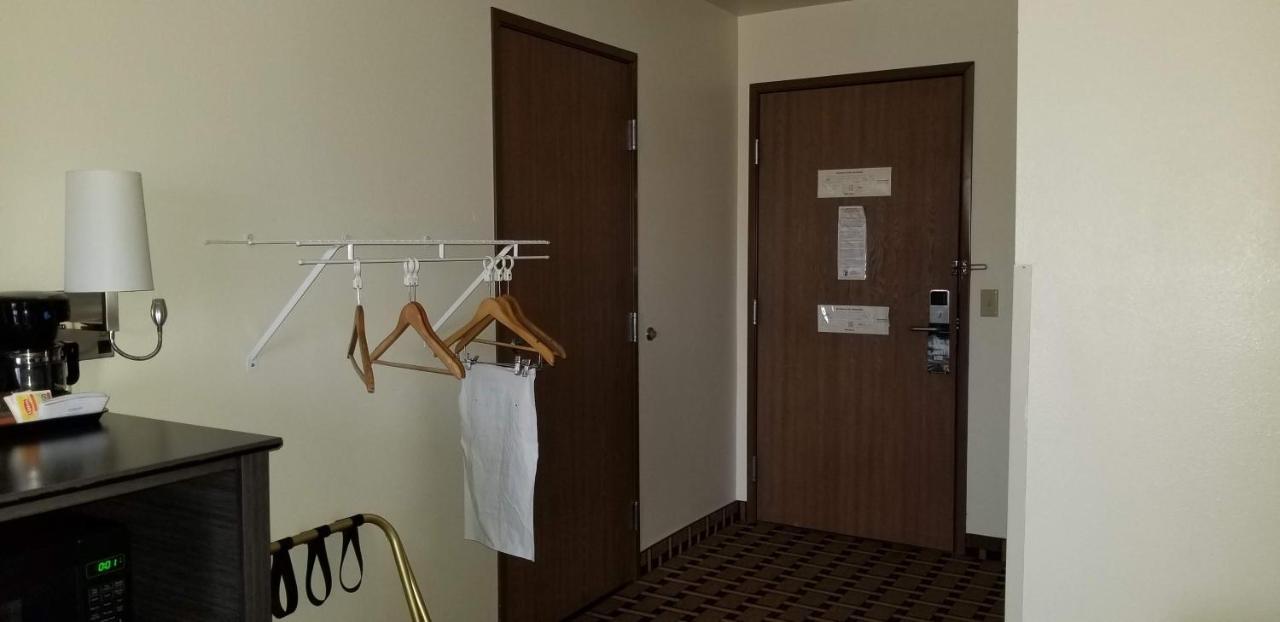 Super 8 By Wyndham Ashland Hotel Exterior photo